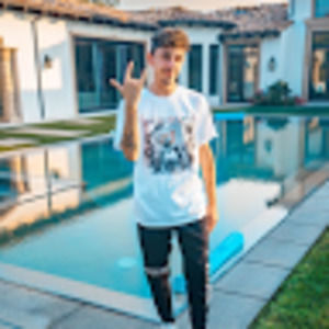 Meet your Posher, Alex